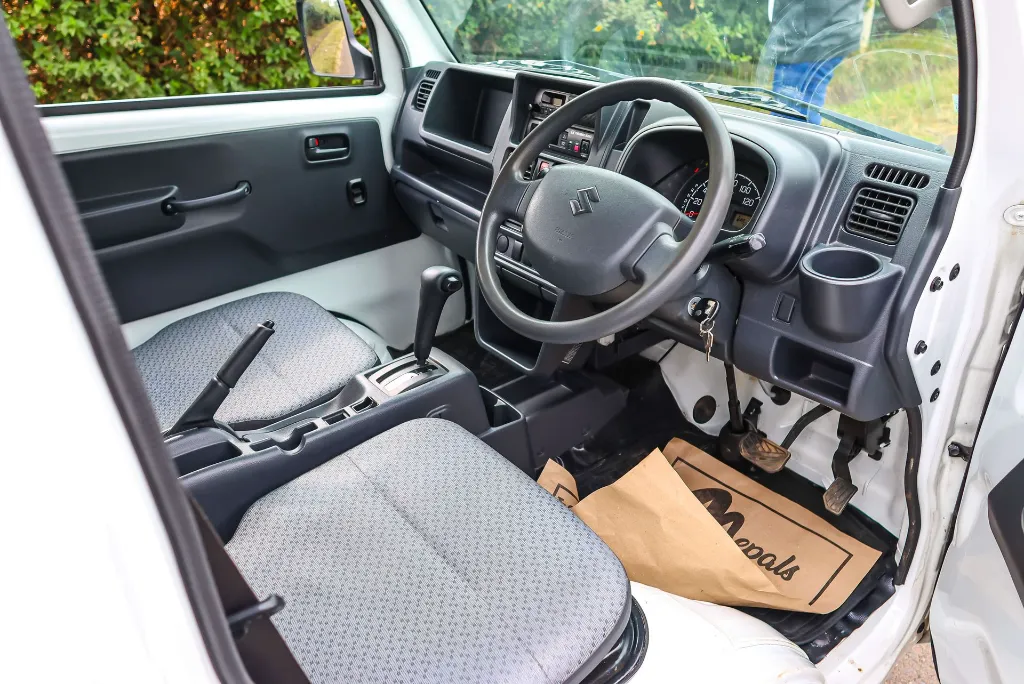 Suzuki Carry 2017 (Refrigerator Van) (12).webp