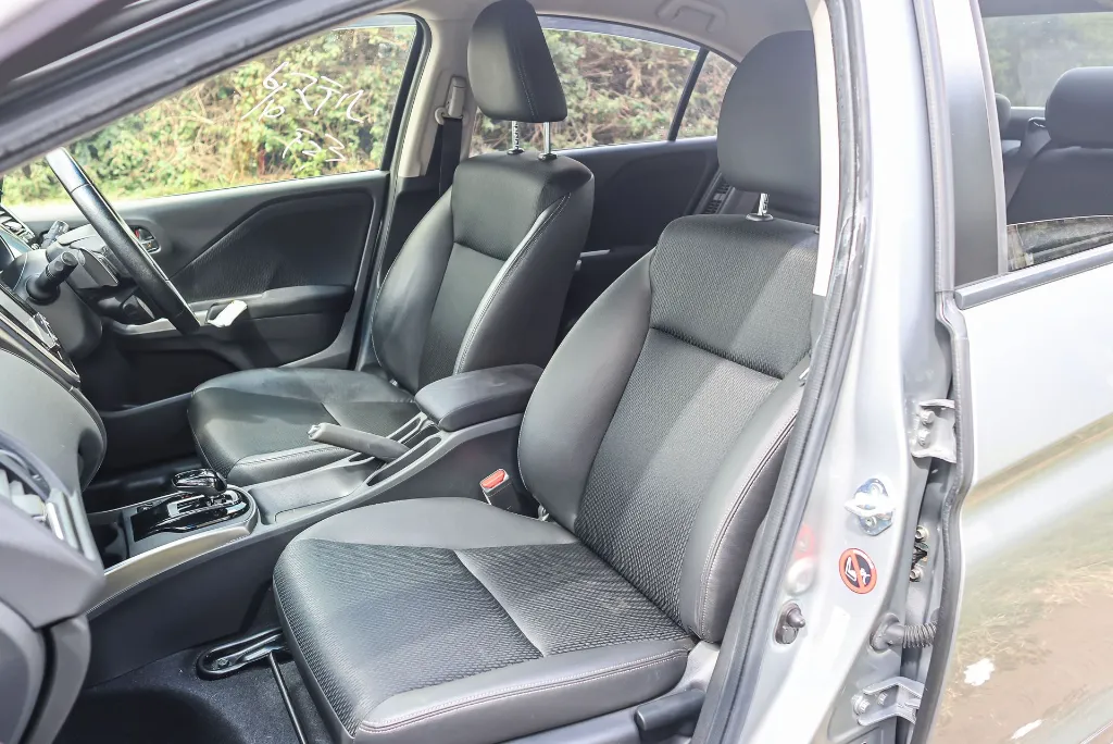 Honda Grace Hybrid 2018 for Sale in Kenya  Fuel-Efficient Hybrid Sedan (4).webp