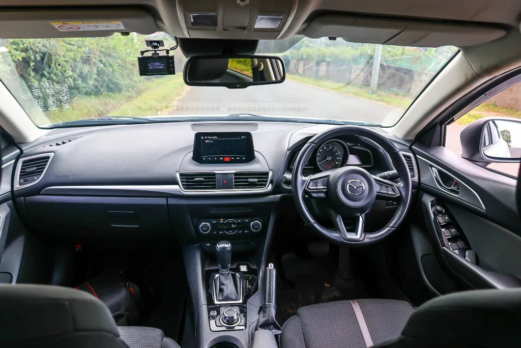 Mazda Axela 2018  (4).webp