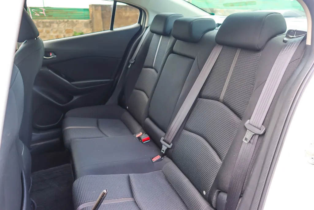 Mazda Axela 2018  (2).webp