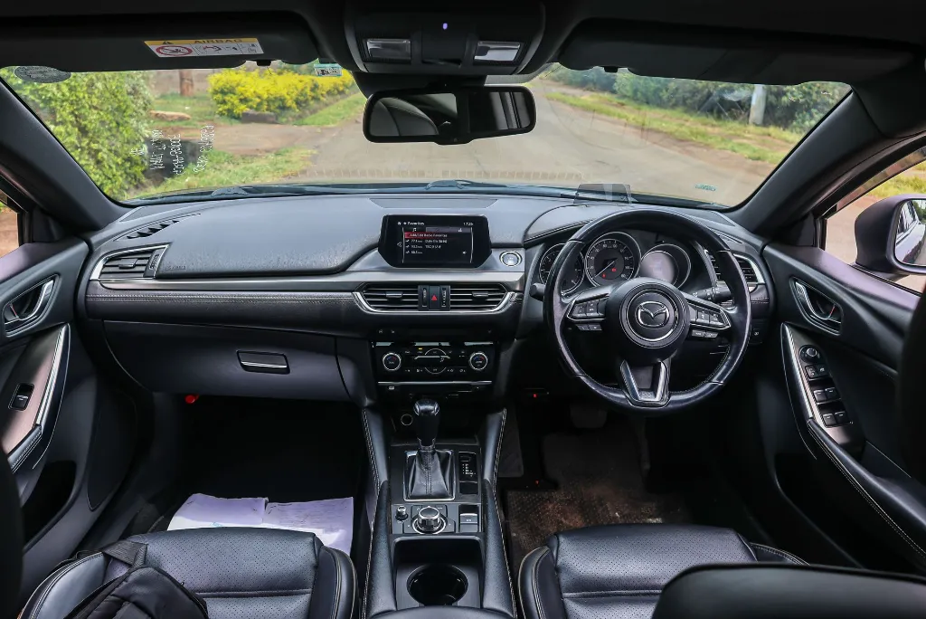 Mazda Axela 2018 (6).webp