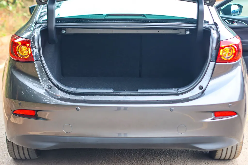 Mazda Axela2 2018 (7).webp