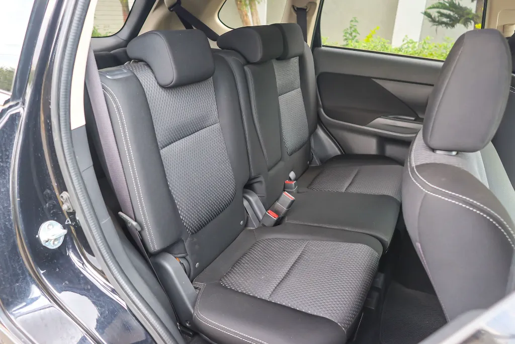 Mitsubishi Outlander 2017 (1).webp