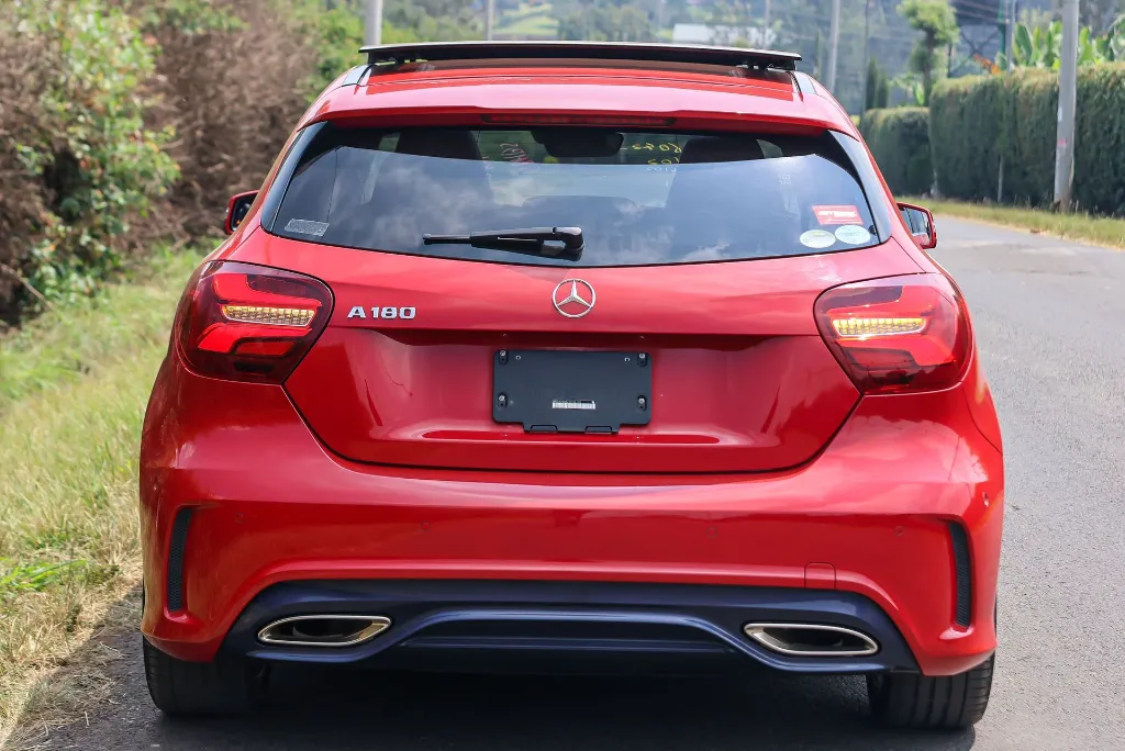 Mercedes-Benz A180 2018 Sunroof (8).webp