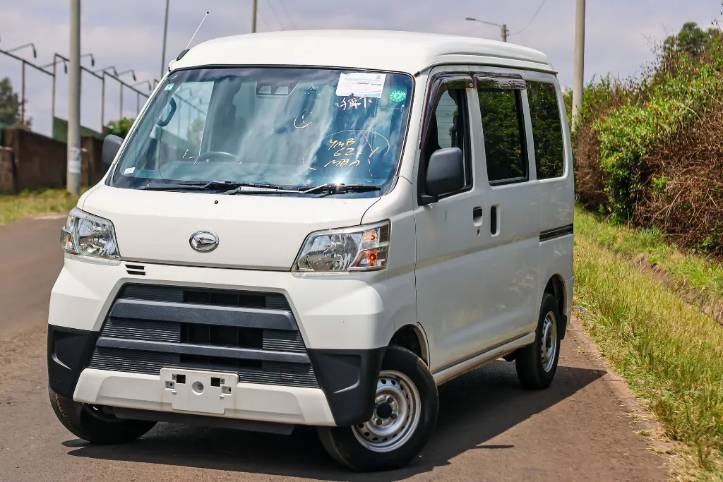 Daihatsu Hijet  (1).webp