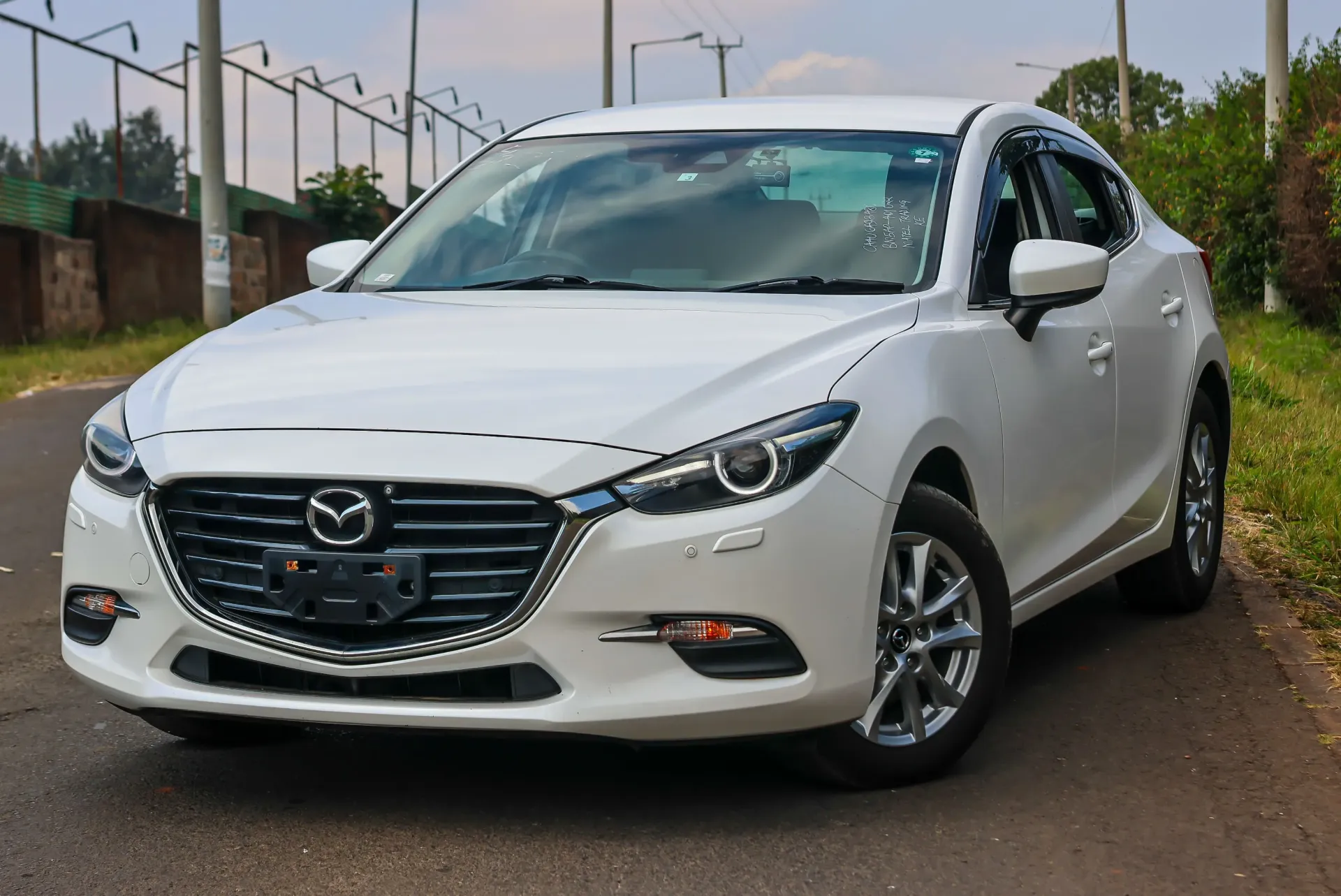 Mazda Axela 2018 for Sale – Fuel Efficient Sedan